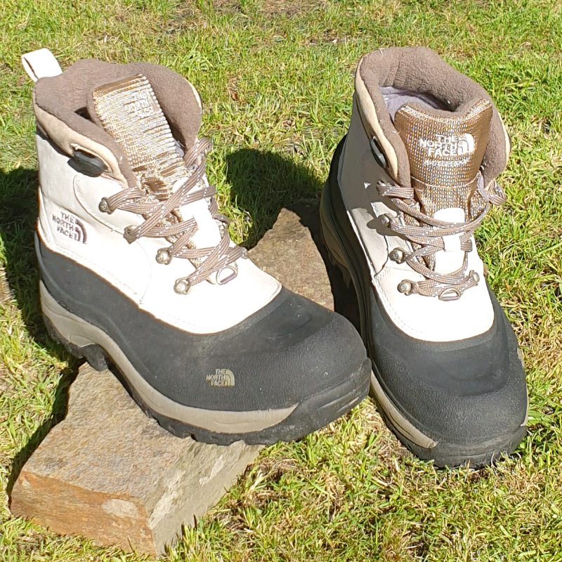 womens walking boots size 5